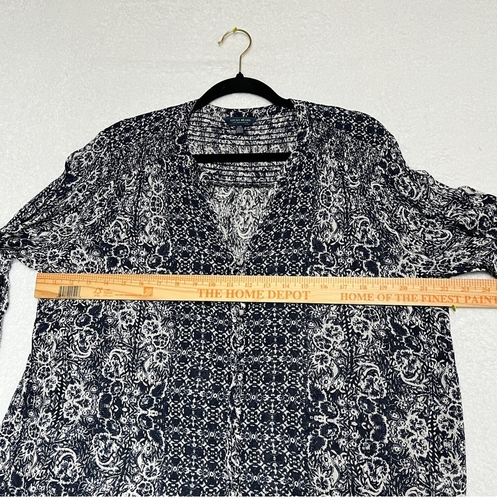 Lucky Brand Navy Cream Boho Peasant Blouse Large Flowy V-Neck Patterned Top - Picture 10 of 11